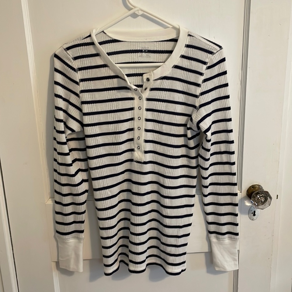 Aerie Heart-Eyes Waffle Henley Long Sleeve T-Shirt Size M